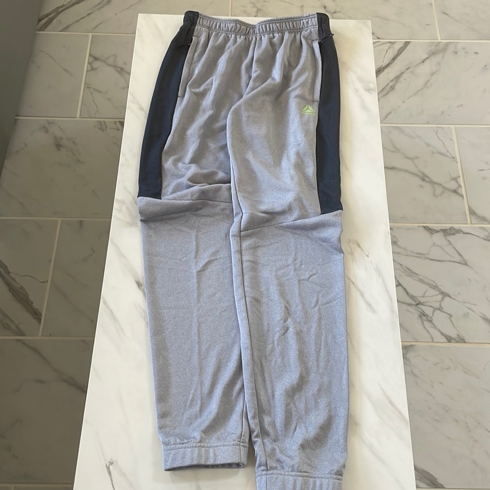 NWT Reebok Boys Jogger XXL 18 Brand New